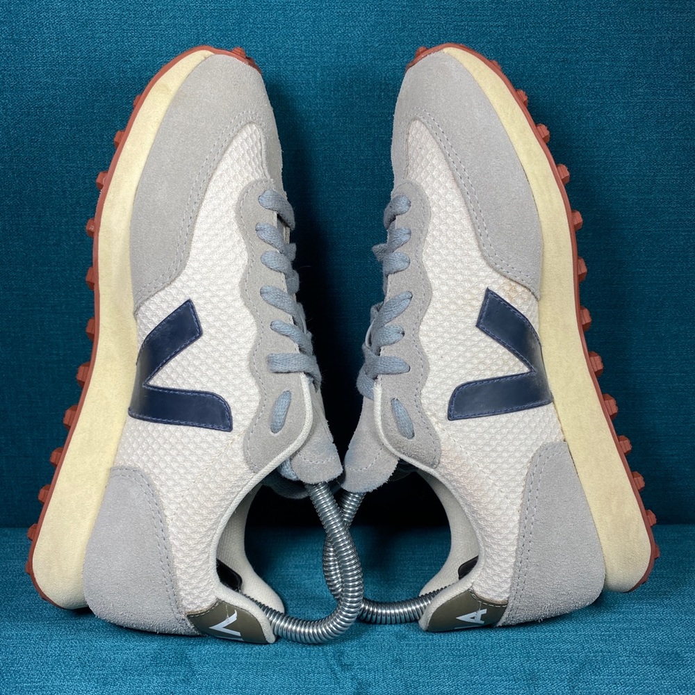 ❌SOLD❌Size 5 - Women’s Veja Fashion Sneakers - Picture 6 of 9